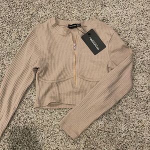SOLD Pretty little thing Zip crop top